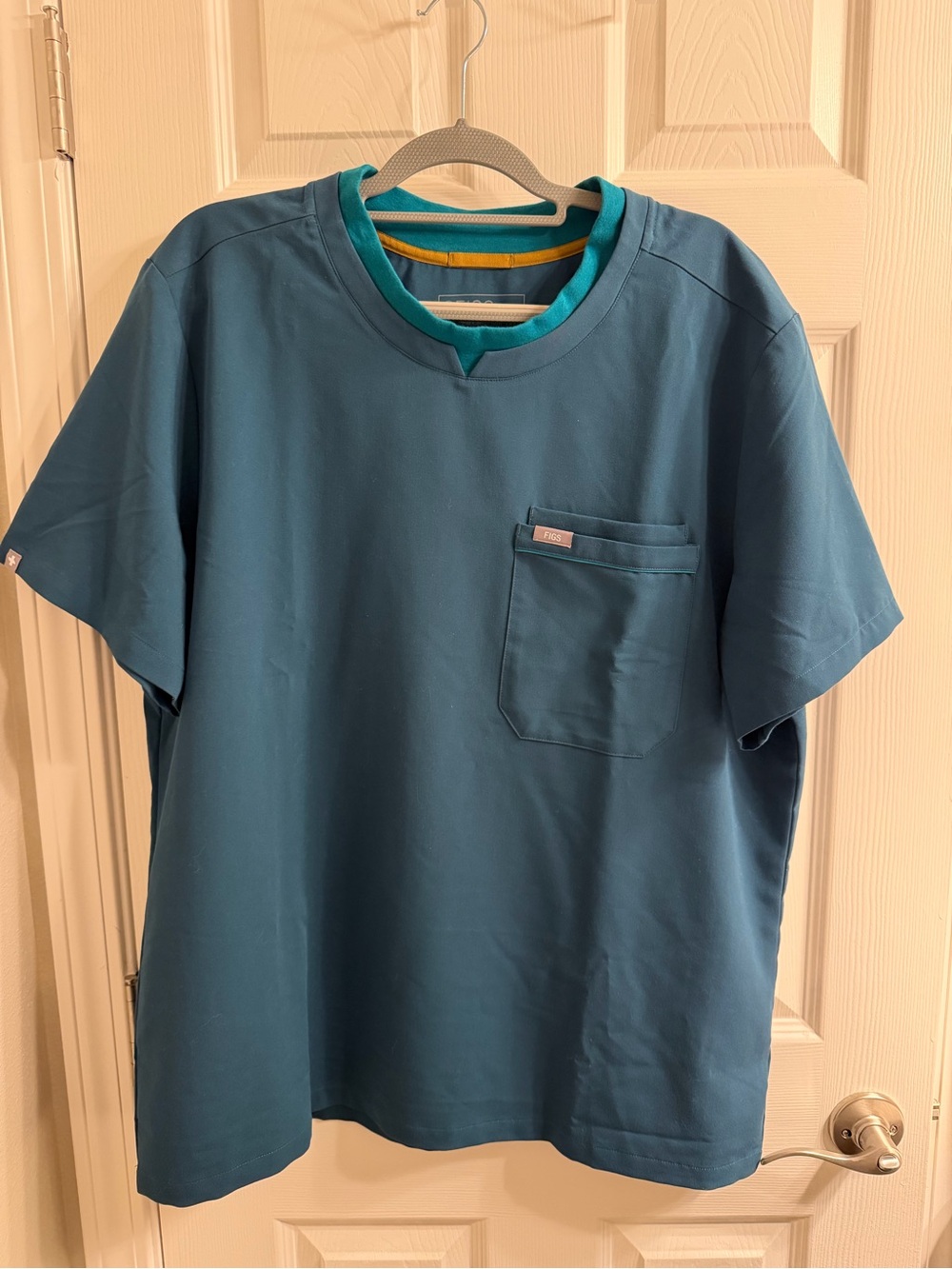 Figs Men's Teal Short-Sleeve Pocket Tee